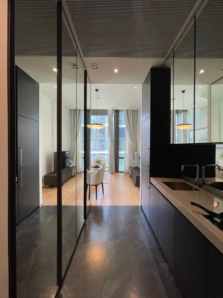 For RentCondoWitthayu, Chidlom, Langsuan, Ploenchit : Rare room for rent, 1 bedroom, Dupack, 50 sq m, fully furnished.