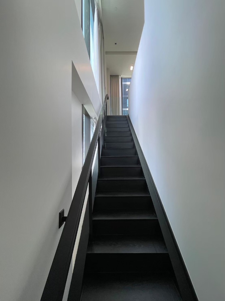 For RentCondoWitthayu, Chidlom, Langsuan, Ploenchit : Rare room for rent, 1 bedroom, Dupack, 50 sq m, fully furnished.