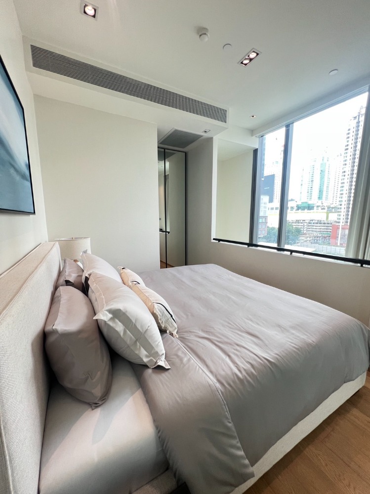 For RentCondoWitthayu, Chidlom, Langsuan, Ploenchit : Rare room for rent, 1 bedroom, Dupack, 50 sq m, fully furnished.
