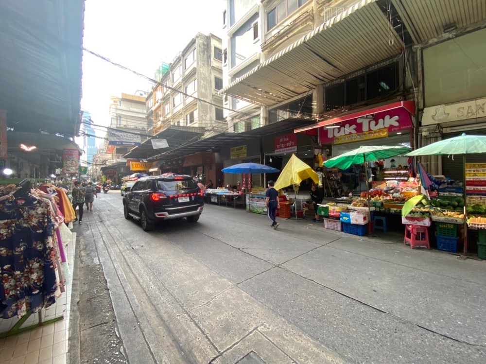 ขายอาคารพาณิชย์ราชเทวี พญาไท : อาคารพานิชย์ทำเลดีมาก  6  ชั้นพร้อมลิฟขนของ อยู่หลัวตึกใบหยก  รร.อินทราประตูน้ำ