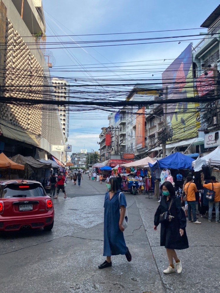 ขายอาคารพาณิชย์ราชเทวี พญาไท : อาคารพานิชย์ทำเลดีมาก  6  ชั้นพร้อมลิฟขนของ อยู่หลัวตึกใบหยก  รร.อินทราประตูน้ำ