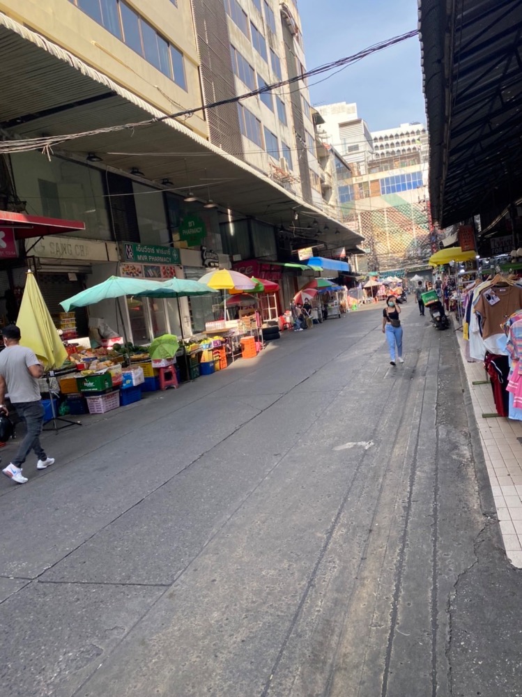 ขายอาคารพาณิชย์ราชเทวี พญาไท : อาคารพานิชย์ทำเลดีมาก  6  ชั้นพร้อมลิฟขนของ อยู่หลัวตึกใบหยก  รร.อินทราประตูน้ำ