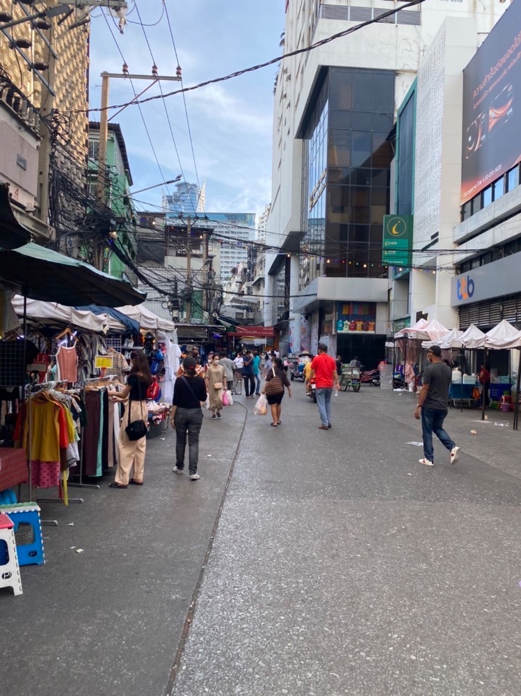 ขายอาคารพาณิชย์ราชเทวี พญาไท : อาคารพานิชย์ทำเลดีมาก  6  ชั้นพร้อมลิฟขนของ อยู่หลัวตึกใบหยก  รร.อินทราประตูน้ำ