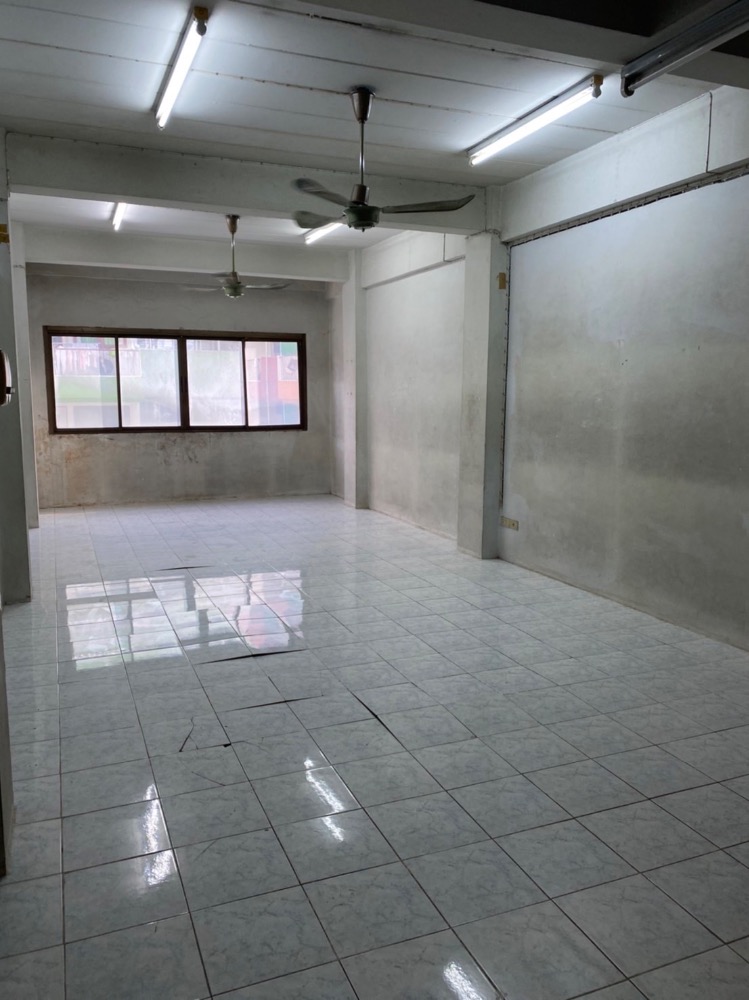 ขายอาคารพาณิชย์ราชเทวี พญาไท : อาคารพานิชย์ทำเลดีมาก  6  ชั้นพร้อมลิฟขนของ อยู่หลัวตึกใบหยก  รร.อินทราประตูน้ำ