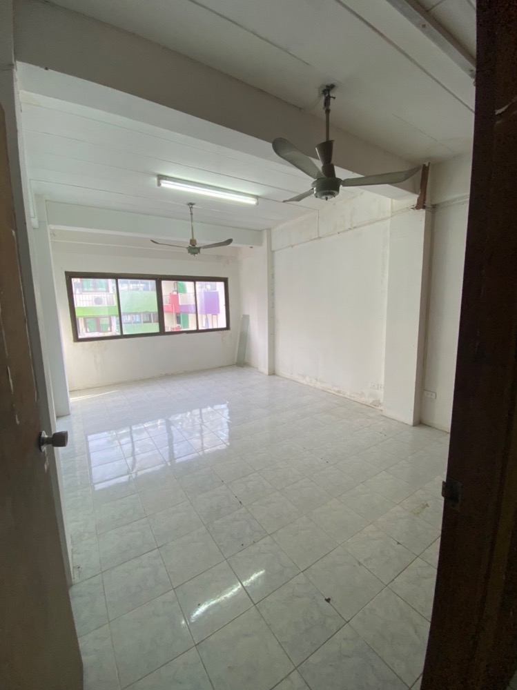 ขายอาคารพาณิชย์ราชเทวี พญาไท : อาคารพานิชย์ทำเลดีมาก  6  ชั้นพร้อมลิฟขนของ อยู่หลัวตึกใบหยก  รร.อินทราประตูน้ำ