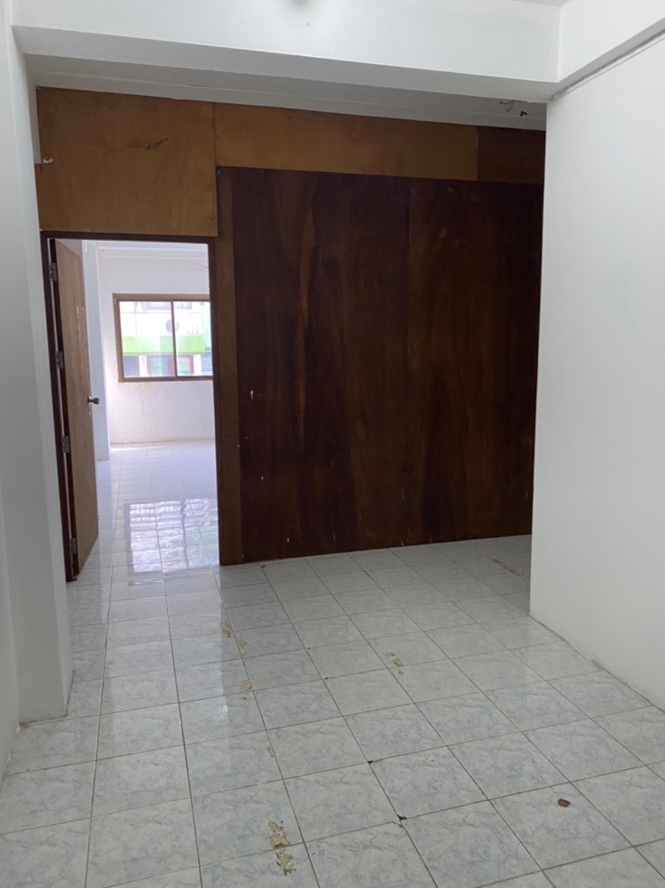 ขายอาคารพาณิชย์ราชเทวี พญาไท : อาคารพานิชย์ทำเลดีมาก  6  ชั้นพร้อมลิฟขนของ อยู่หลัวตึกใบหยก  รร.อินทราประตูน้ำ