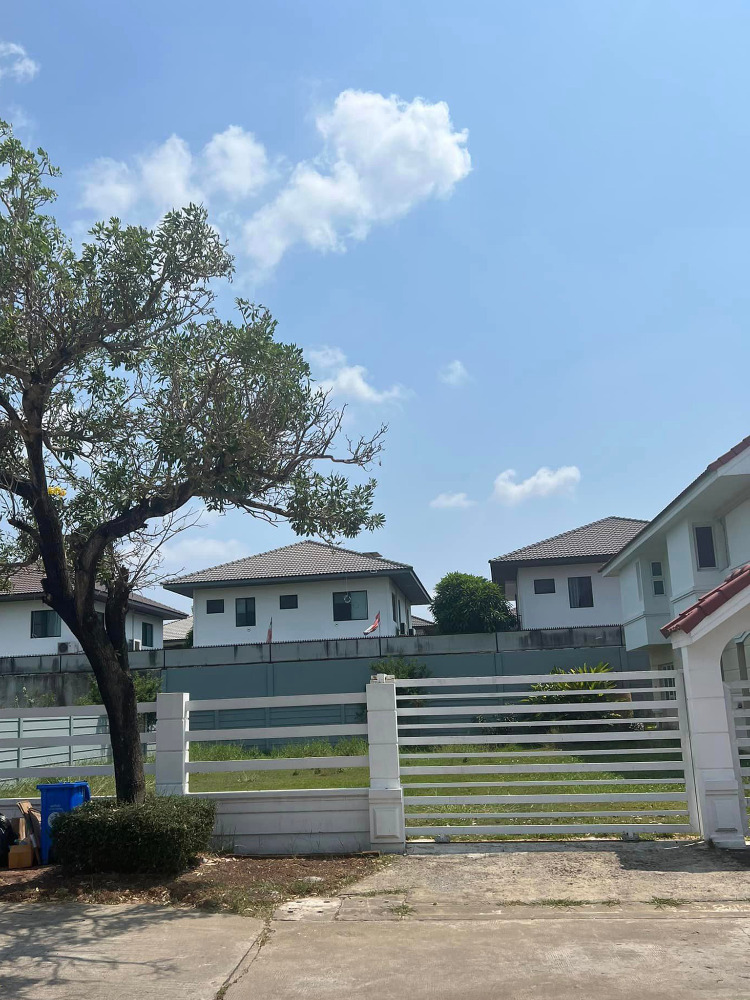 For SaleLandLadkrabang, Suwannaphum Airport : Plot of land for sale in Soi Chaloem Phrakiat Rama 9, Soi 62.