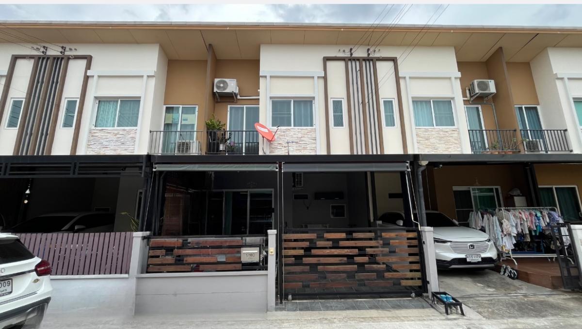 For SaleNonthaburi, Bang Yai, Bangbuathong : (Selling with reluctance, owner sells himself, no agents) Townhome ready to move in, truly ready to move in, with electrical appliances, curtains included for the whole house, only 2.99 million, house in the AP Grand Pleno Rattanathibet project.
