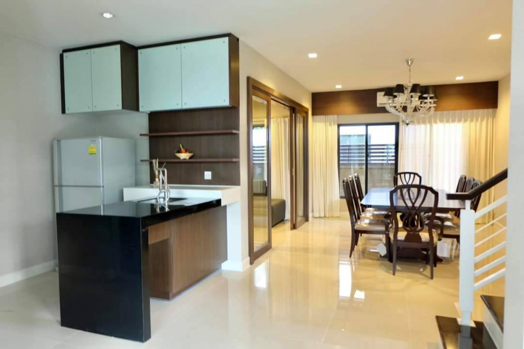 For RentHouseLadkrabang, Suwannaphum Airport : Single house for rent, Setthasiri On Nut, Srinakarin, 4 bedrooms, near the expressway.