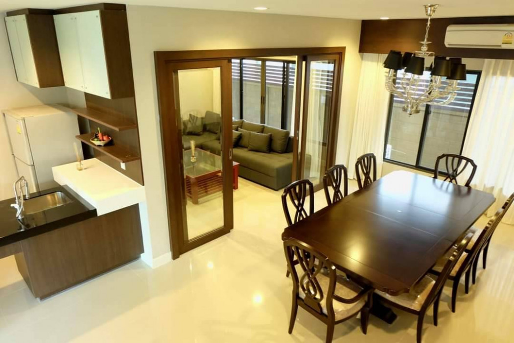 For RentHouseLadkrabang, Suwannaphum Airport : Single house for rent, Setthasiri On Nut, Srinakarin, 4 bedrooms, near the expressway.