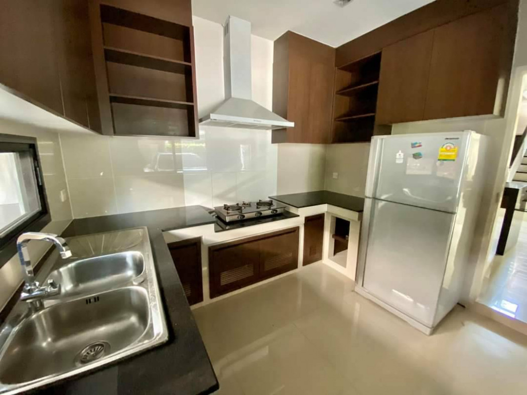 For RentHouseLadkrabang, Suwannaphum Airport : Single house for rent, Setthasiri On Nut, Srinakarin, 4 bedrooms, near the expressway.