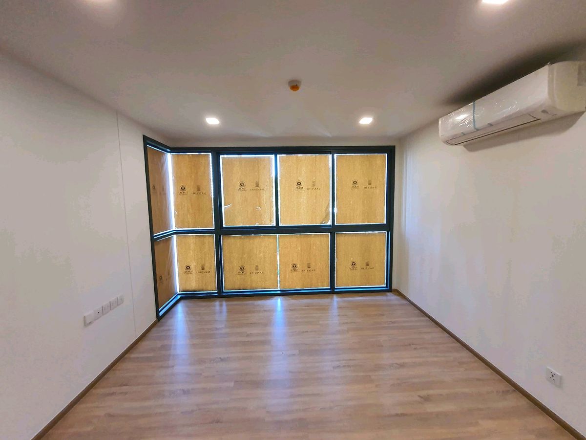 ให้เช่าคอนโดสุขุมวิท อโศก ทองหล่อ : Experience Comfortable Low-Rise Living in Ekkamai | Unfurnished 2-Bedroom Condo on the 4th Floor at Taka Haus