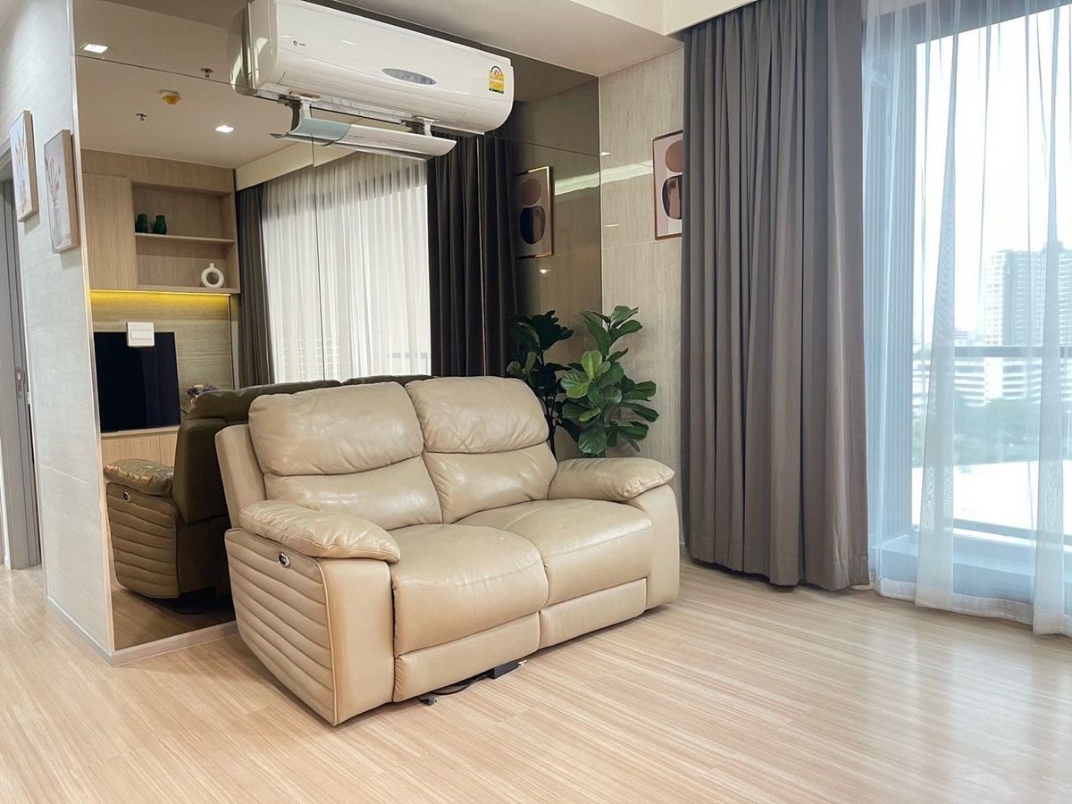 For SaleCondoSapankwai,Jatujak : 📢👇Sell with tenant til August 2026
 Petfriendly corner unit , Investor’s Choice! High rental demand , just few steps away from BTS and MRT