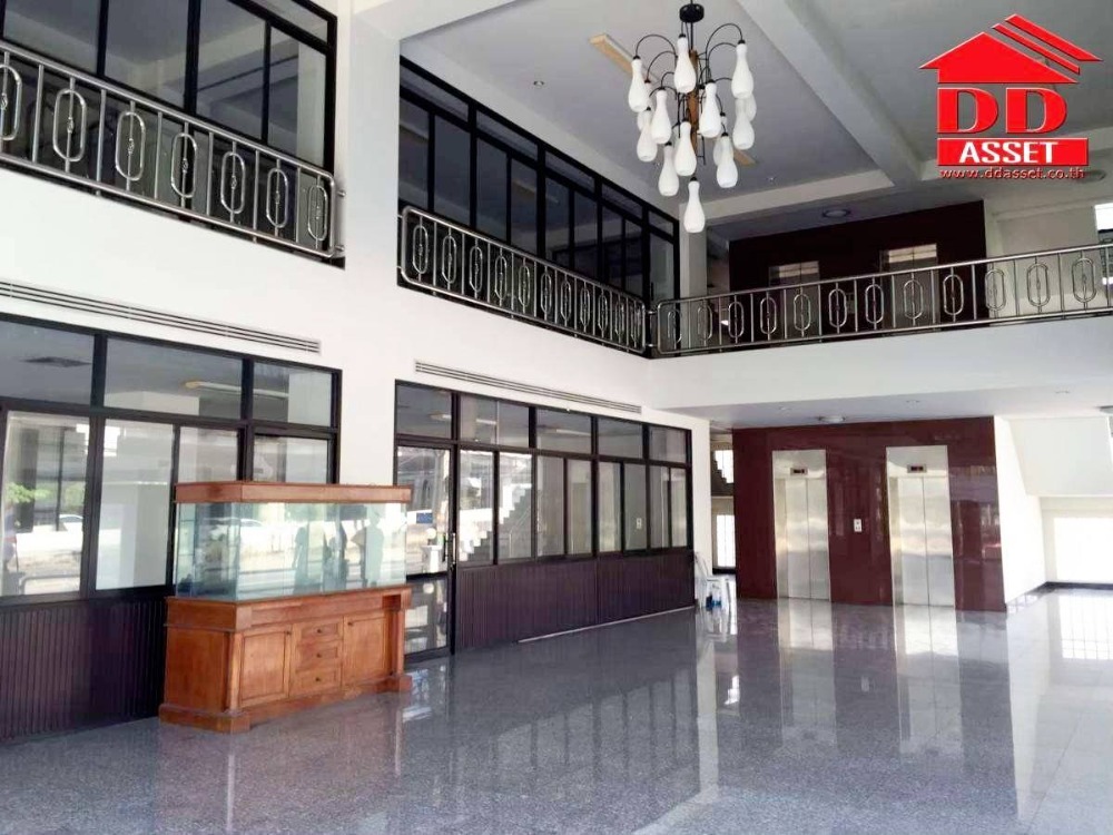 For RentOfficeBangna, Bearing, Lasalle : Office building for rent, 6 floors high, next to the main road, Bangna-Trad, km. 15, Mangwell Building, Icelandic, code B8012.