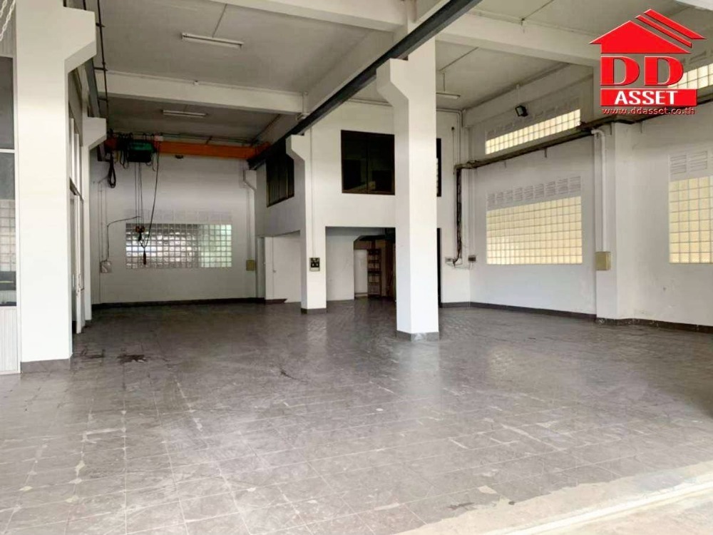 For RentOfficeBangna, Bearing, Lasalle : Office building for rent, 6 floors high, next to the main road, Bangna-Trad, km. 15, Mangwell Building, Icelandic, code B8012.