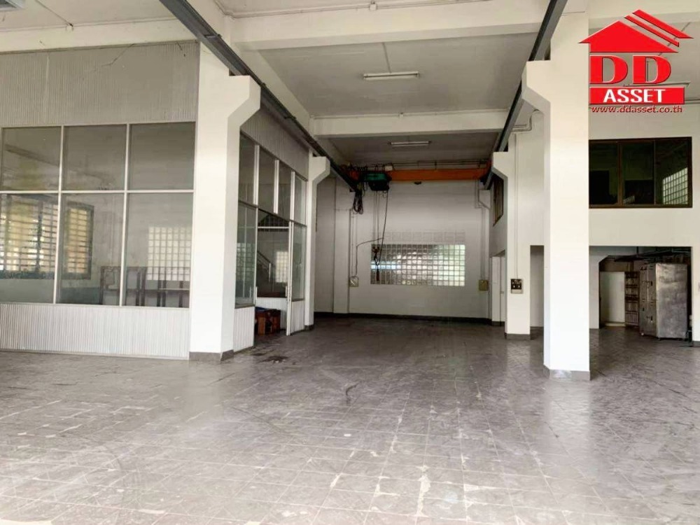 For RentOfficeBangna, Bearing, Lasalle : Office building for rent, 6 floors high, next to the main road, Bangna-Trad, km. 15, Mangwell Building, Icelandic, code B8012.