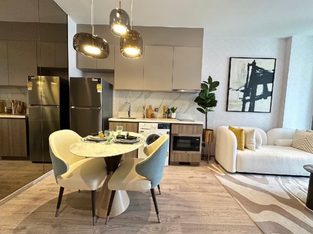 ขายคอนโดสุขุมวิท อโศก ทองหล่อ : 🔥🔥𝙎𝙃𝙊𝘾𝙆 𝘿𝙀𝘼𝙇🔥🔥 RHYTHM EKKAMAI ESTATE  คอนโดสุดหรูใจกลางเอกมัย  ห้องใหญ่พร้อมอยู่  พร้อมเอกสิทธิ์ที่เหนือระดับ✨ 𝟏 นอน 𝟏 น้ำ  35 ตรม. เริ่ม𝟓.𝟗𝟓  ล้าน* 📞 𝟎𝟔𝟏-𝟒𝟓𝟎𝟎𝟗𝟒𝟒