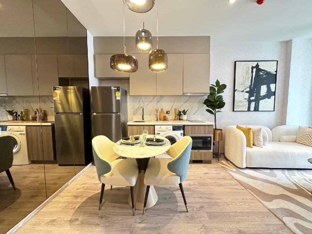 ขายคอนโดสุขุมวิท อโศก ทองหล่อ : 🔥🔥𝙎𝙃𝙊𝘾𝙆 𝘿𝙀𝘼𝙇🔥🔥 RHYTHM EKKAMAI ESTATE  คอนโดสุดหรูใจกลางเอกมัย  ห้องใหญ่พร้อมอยู่  พร้อมเอกสิทธิ์ที่เหนือระดับ✨ 𝟏 นอน 𝟏 น้ำ  35 ตรม. เริ่ม𝟓.𝟗𝟓  ล้าน* 📞 𝟎𝟔𝟏-𝟒𝟓𝟎𝟎𝟗𝟒𝟒