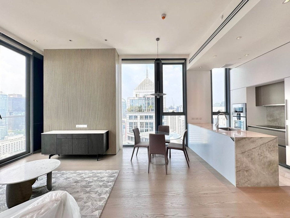 🌿 Scope Langsuan 🌿 Nice room!! fully furnished 🛏 1 Bed 2 Bath 85 Sq.m near BTS Chid Lom Loading...