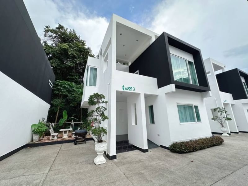 ขายกิจการโรงแรม & กิจการอพาร์ตเมนต์พัทยา บางแสน ชลบุรี สัตหีบ : SALE | POOL VILLA Resort  Pattaya , Pratumnak