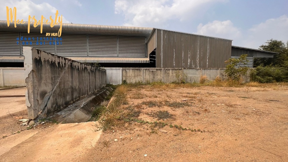 ขายโรงงานนครปฐม : ขาย/เช่า  ที่ดินพร้อมโกดังสินค้า  ติดถนนเพชรเกษม ขนาดพื้นที่ 900 ตร.ว.  ทำเลติดถนนหลังติดคลอง สามารถเปิดเป็นโชว์รูมหรือทำกิจการได้หลายประเภท  ME-137