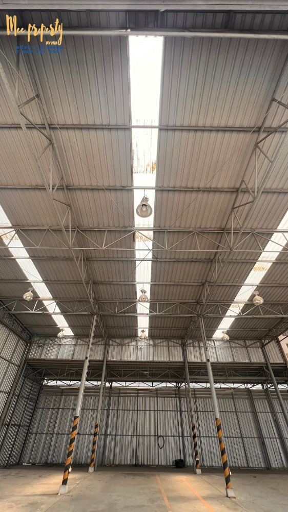 ขายโรงงานนครปฐม : ขาย/เช่า  ที่ดินพร้อมโกดังสินค้า  ติดถนนเพชรเกษม ขนาดพื้นที่ 900 ตร.ว.  ทำเลติดถนนหลังติดคลอง สามารถเปิดเป็นโชว์รูมหรือทำกิจการได้หลายประเภท  ME-137