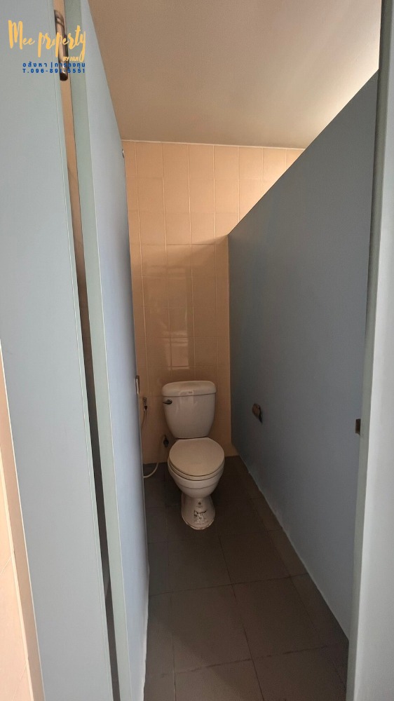 ขายโรงงานนครปฐม : ขาย/เช่า  ที่ดินพร้อมโกดังสินค้า  ติดถนนเพชรเกษม ขนาดพื้นที่ 900 ตร.ว.  ทำเลติดถนนหลังติดคลอง สามารถเปิดเป็นโชว์รูมหรือทำกิจการได้หลายประเภท  ME-137