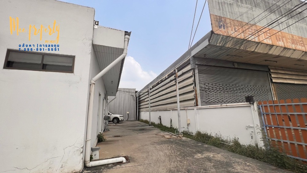 ขายโรงงานนครปฐม : ขาย/เช่า  ที่ดินพร้อมโกดังสินค้า  ติดถนนเพชรเกษม ขนาดพื้นที่ 900 ตร.ว.  ทำเลติดถนนหลังติดคลอง สามารถเปิดเป็นโชว์รูมหรือทำกิจการได้หลายประเภท  ME-137