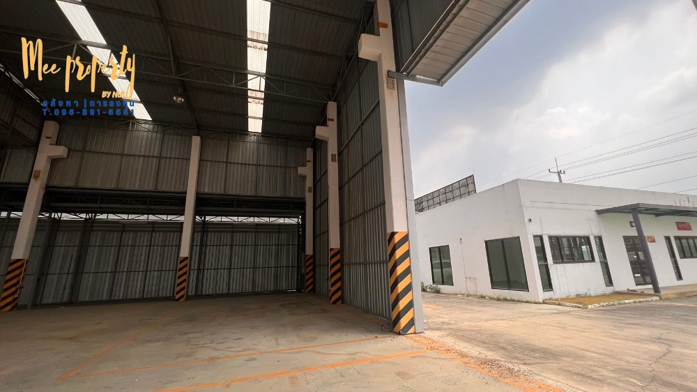 ขายโรงงานนครปฐม : ขาย/เช่า  ที่ดินพร้อมโกดังสินค้า  ติดถนนเพชรเกษม ขนาดพื้นที่ 900 ตร.ว.  ทำเลติดถนนหลังติดคลอง สามารถเปิดเป็นโชว์รูมหรือทำกิจการได้หลายประเภท  ME-137