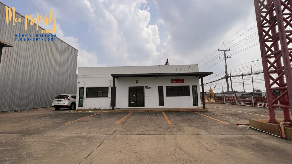 ขายโรงงานนครปฐม : ขาย/เช่า  ที่ดินพร้อมโกดังสินค้า  ติดถนนเพชรเกษม ขนาดพื้นที่ 900 ตร.ว.  ทำเลติดถนนหลังติดคลอง สามารถเปิดเป็นโชว์รูมหรือทำกิจการได้หลายประเภท  ME-137