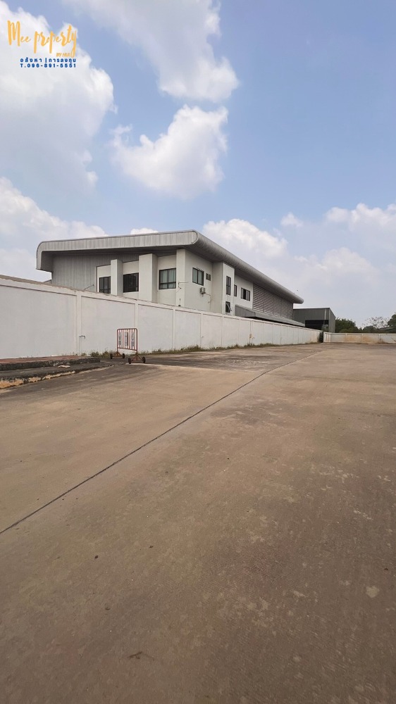 ขายโรงงานนครปฐม : ขาย/เช่า  ที่ดินพร้อมโกดังสินค้า  ติดถนนเพชรเกษม ขนาดพื้นที่ 900 ตร.ว.  ทำเลติดถนนหลังติดคลอง สามารถเปิดเป็นโชว์รูมหรือทำกิจการได้หลายประเภท  ME-137