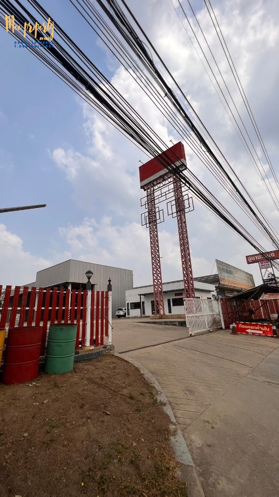 ขายโรงงานนครปฐม : ขาย/เช่า  ที่ดินพร้อมโกดังสินค้า  ติดถนนเพชรเกษม ขนาดพื้นที่ 900 ตร.ว.  ทำเลติดถนนหลังติดคลอง สามารถเปิดเป็นโชว์รูมหรือทำกิจการได้หลายประเภท  ME-137