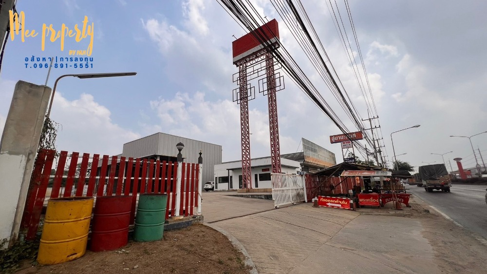 ขายโรงงานนครปฐม : ขาย/เช่า  ที่ดินพร้อมโกดังสินค้า  ติดถนนเพชรเกษม ขนาดพื้นที่ 900 ตร.ว.  ทำเลติดถนนหลังติดคลอง สามารถเปิดเป็นโชว์รูมหรือทำกิจการได้หลายประเภท  ME-137