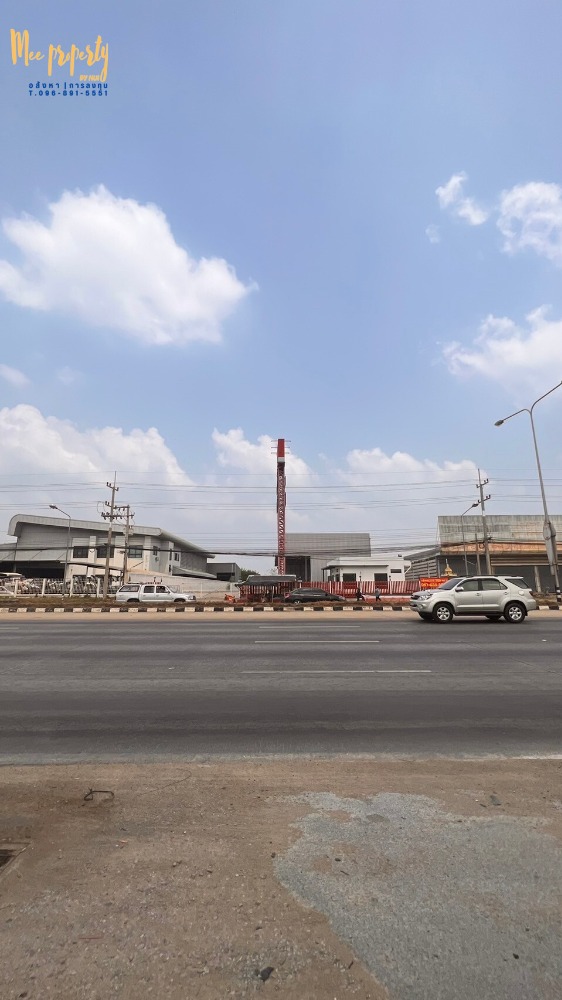 ขายโรงงานนครปฐม : ขาย/เช่า  ที่ดินพร้อมโกดังสินค้า  ติดถนนเพชรเกษม ขนาดพื้นที่ 900 ตร.ว.  ทำเลติดถนนหลังติดคลอง สามารถเปิดเป็นโชว์รูมหรือทำกิจการได้หลายประเภท  ME-137