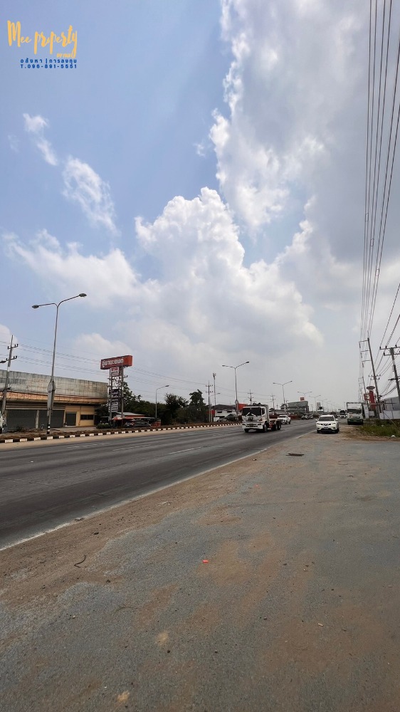 ขายโรงงานนครปฐม : ขาย/เช่า  ที่ดินพร้อมโกดังสินค้า  ติดถนนเพชรเกษม ขนาดพื้นที่ 900 ตร.ว.  ทำเลติดถนนหลังติดคลอง สามารถเปิดเป็นโชว์รูมหรือทำกิจการได้หลายประเภท  ME-137