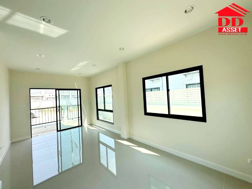 ขายบ้านปทุมธานี รังสิต ธรรมศาสตร์ : ขาย บ้าน 2 ชั้น ซีพีเอ็น นิน วงแหวน ลำลูกกาคลอง6  รหัส H8027