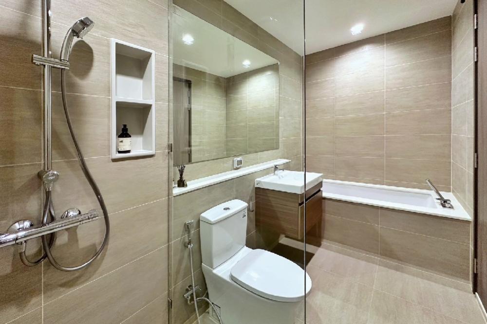 For RentCondoSathorn, Narathiwat : Condo for rent: Rhythm Charoenkrung Pavilion, high floor, built-in, ready to move in.