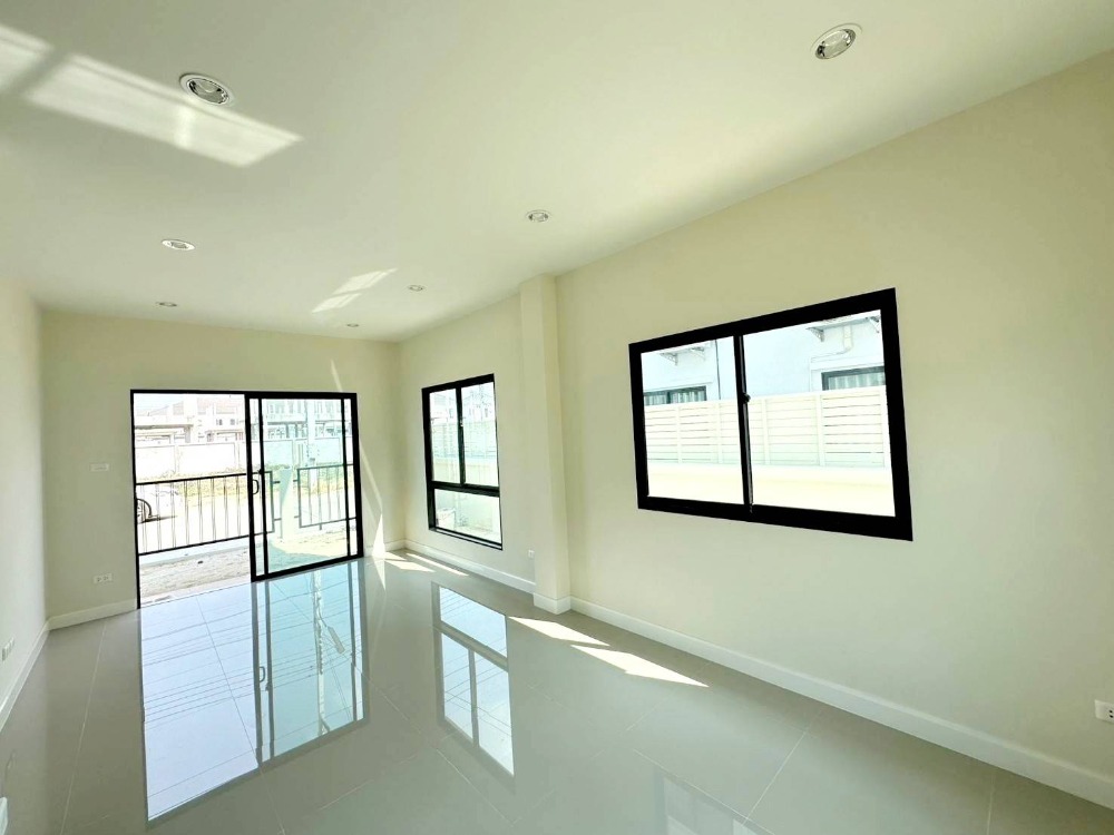 ให้เช่าบ้านปทุมธานี รังสิต ธรรมศาสตร์ : ให้เช่าบ้าน 2 ชั้น ซีพีเอ็น นิน วงแหวน ลำลูกกาคลอง6  รหัส H8027