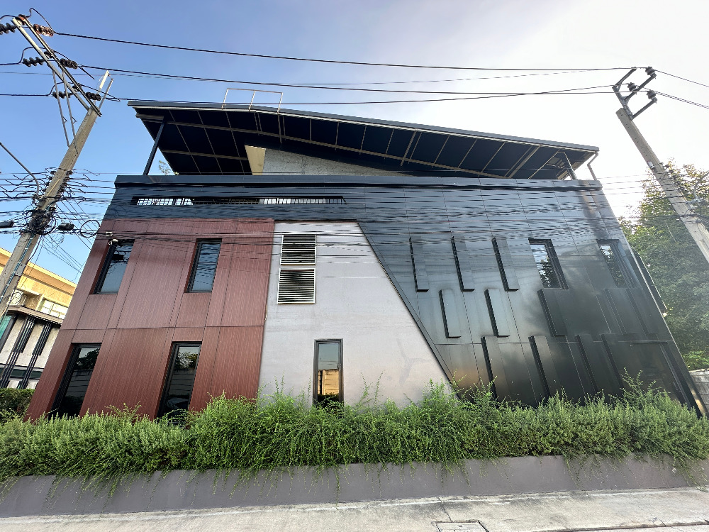 For SaleHome OfficeChaengwatana, Muangthong : Home Office for sale, Pruksa Ville 65/2 Srisamarn project, corner house, beautiful addition, full space, meets every use, very good location, next to Robinson Srisamarn Department Store, only 100 meters.