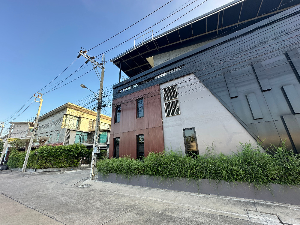 For SaleHome OfficeChaengwatana, Muangthong : Home Office for sale, Pruksa Ville 65/2 Srisamarn project, corner house, beautiful addition, full space, meets every use, very good location, next to Robinson Srisamarn Department Store, only 100 meters.