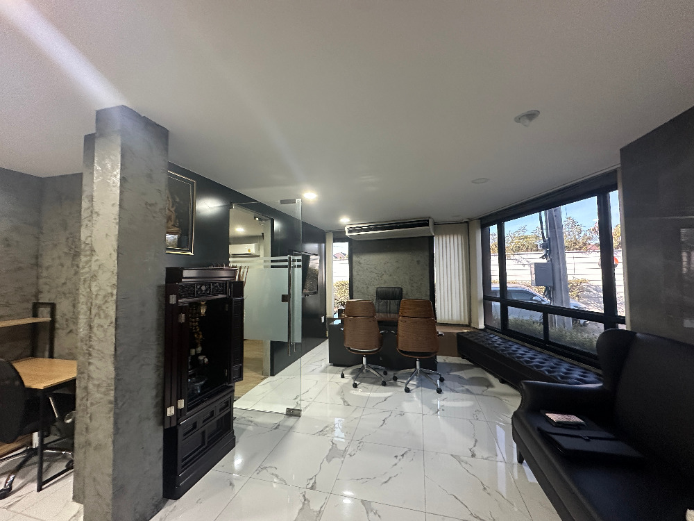 For SaleHome OfficeChaengwatana, Muangthong : Home Office for sale, Pruksa Ville 65/2 Srisamarn project, corner house, beautiful addition, full space, meets every use, very good location, next to Robinson Srisamarn Department Store, only 100 meters.