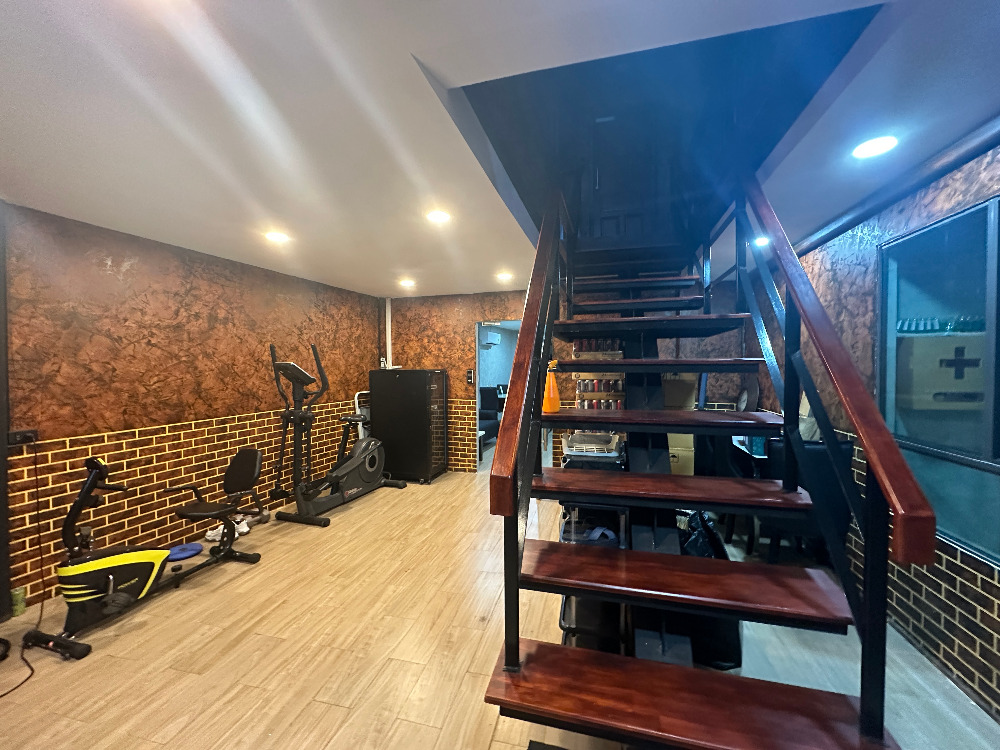 For SaleHome OfficeChaengwatana, Muangthong : Home Office for sale, Pruksa Ville 65/2 Srisamarn project, corner house, beautiful addition, full space, meets every use, very good location, next to Robinson Srisamarn Department Store, only 100 meters.