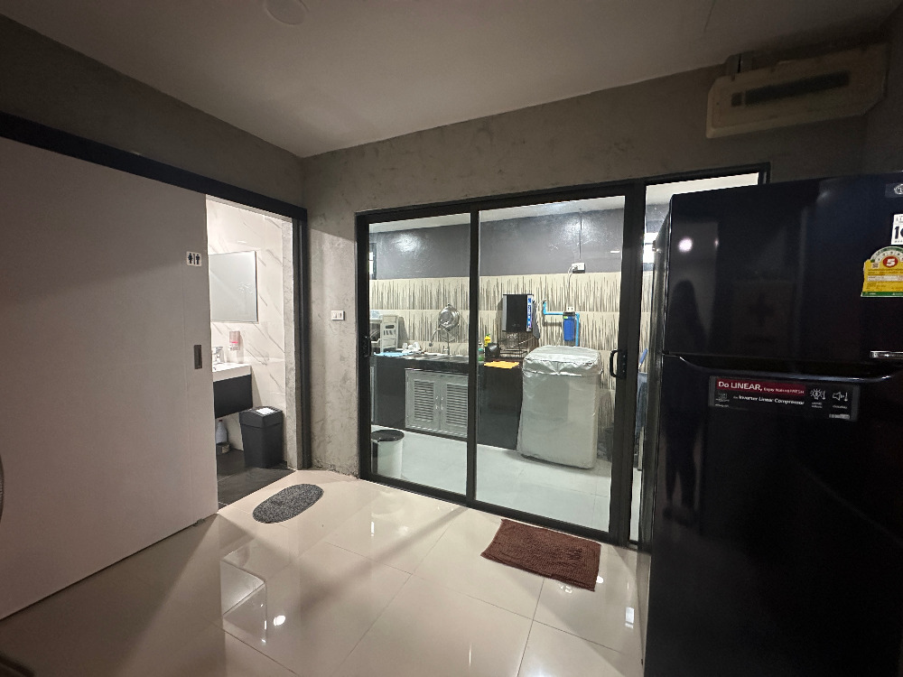 For SaleHome OfficeChaengwatana, Muangthong : Home Office for sale, Pruksa Ville 65/2 Srisamarn project, corner house, beautiful addition, full space, meets every use, very good location, next to Robinson Srisamarn Department Store, only 100 meters.