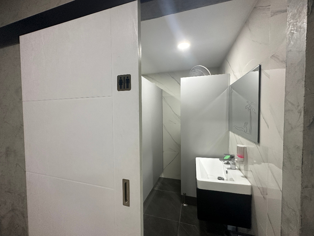 For SaleHome OfficeChaengwatana, Muangthong : Home Office for sale, Pruksa Ville 65/2 Srisamarn project, corner house, beautiful addition, full space, meets every use, very good location, next to Robinson Srisamarn Department Store, only 100 meters.