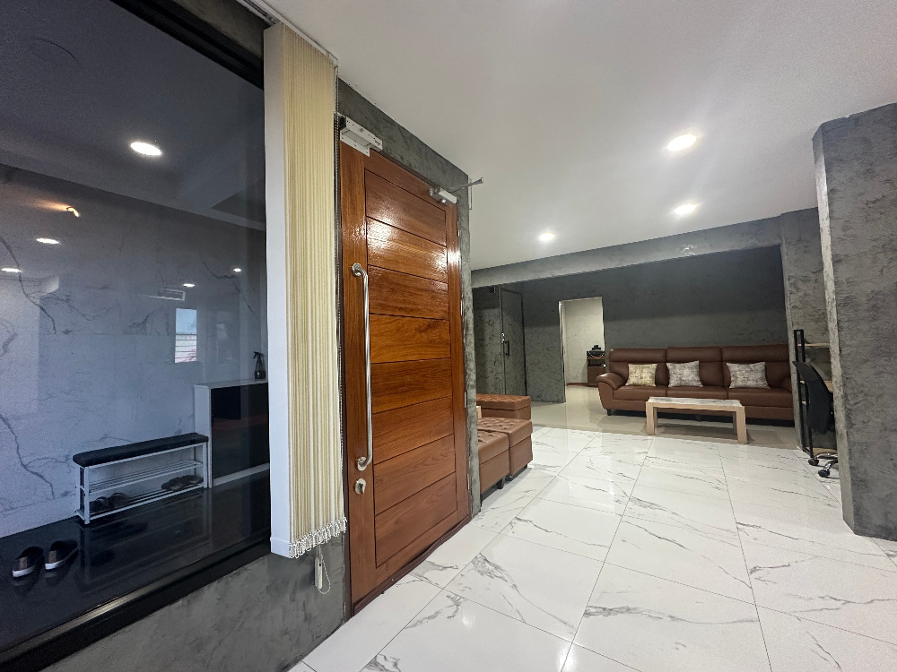 For SaleHome OfficeChaengwatana, Muangthong : Home Office for sale, Pruksa Ville 65/2 Srisamarn project, corner house, beautiful addition, full space, meets every use, very good location, next to Robinson Srisamarn Department Store, only 100 meters.