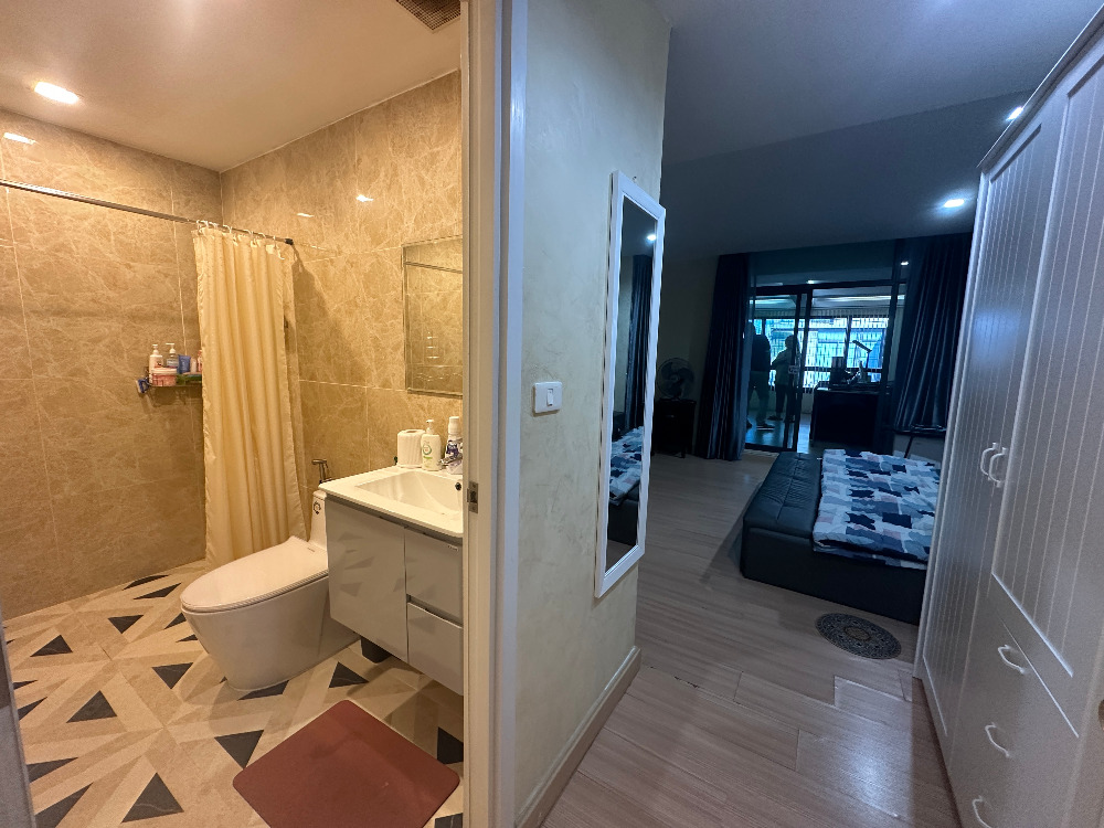 For SaleHome OfficeChaengwatana, Muangthong : Home Office for sale, Pruksa Ville 65/2 Srisamarn project, corner house, beautiful addition, full space, meets every use, very good location, next to Robinson Srisamarn Department Store, only 100 meters.