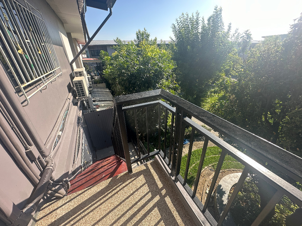 For SaleHome OfficeChaengwatana, Muangthong : Home Office for sale, Pruksa Ville 65/2 Srisamarn project, corner house, beautiful addition, full space, meets every use, very good location, next to Robinson Srisamarn Department Store, only 100 meters.