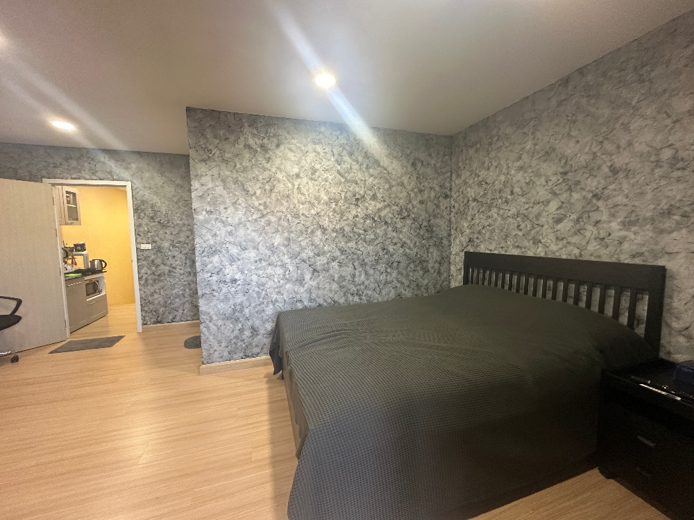 For SaleHome OfficeChaengwatana, Muangthong : Home Office for sale, Pruksa Ville 65/2 Srisamarn project, corner house, beautiful addition, full space, meets every use, very good location, next to Robinson Srisamarn Department Store, only 100 meters.