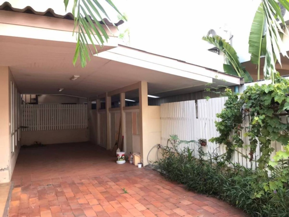 For SaleHouseSapankwai,Jatujak : House Soi Sailom (Soi Phahonyothin 8) / 4 Bedrooms (SALE) NUB623