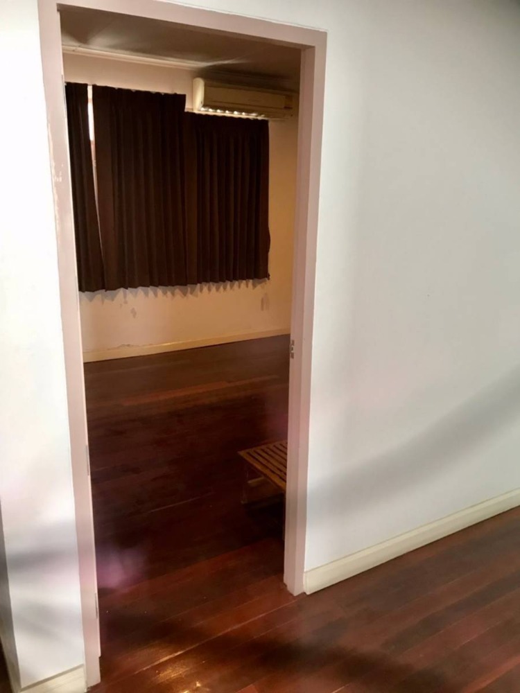 For SaleHouseSapankwai,Jatujak : House Soi Sailom (Soi Phahonyothin 8) / 4 Bedrooms (SALE) NUB623